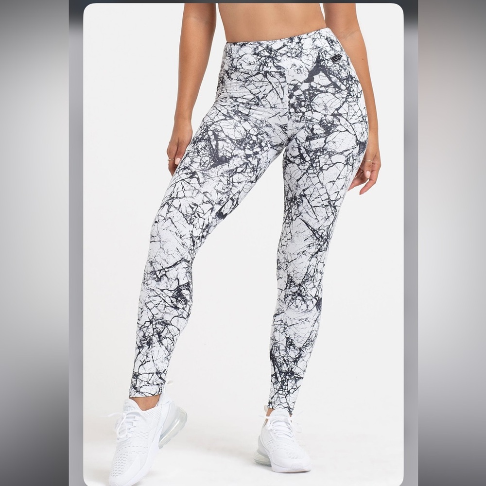 Lici Fit Marble High Waist Scrunch Legging